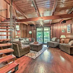 secluded-keaau-house-w-hot-tub-wraparound-porch.hotelsinhawaii.org/