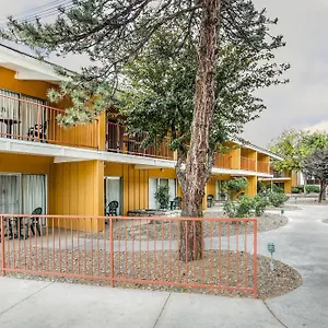 Econo Near Reno-sparks Convention Center Lodge